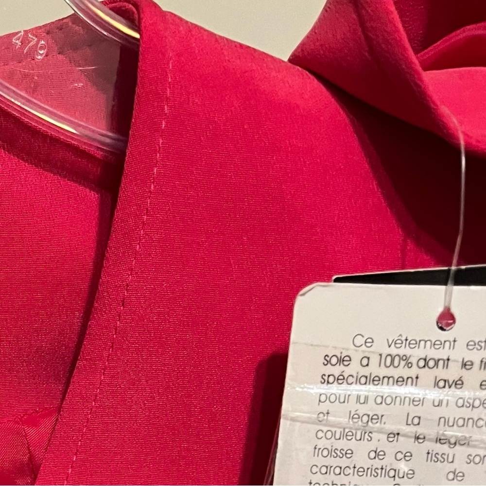 New Jones New York 2 pc suit Fushia color, 2 pleats on back of skirt - Picture 2 of 2